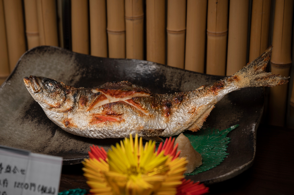 Sikansap: Rasa Ikan Asap yang Menggugah Selera di Jantung Cilacap